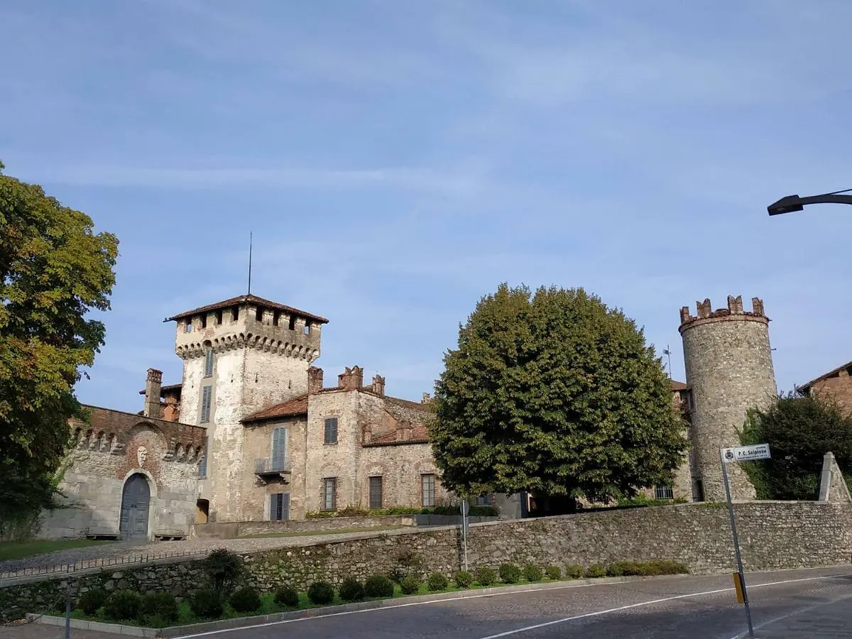 Сasa de vacaciones La Maison Blanche Somma Lombardo Italia